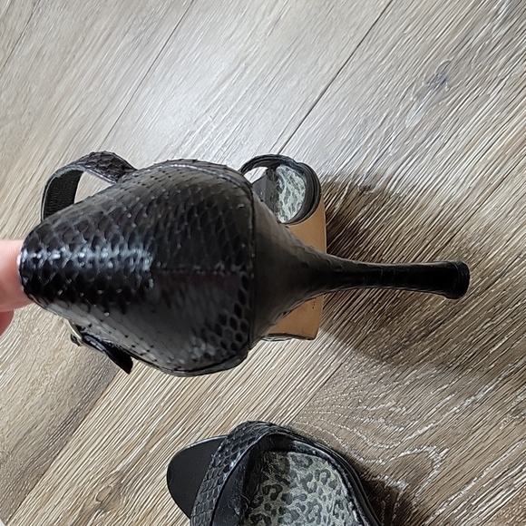 Manolo Blahnik 39.5 US 9.5\
